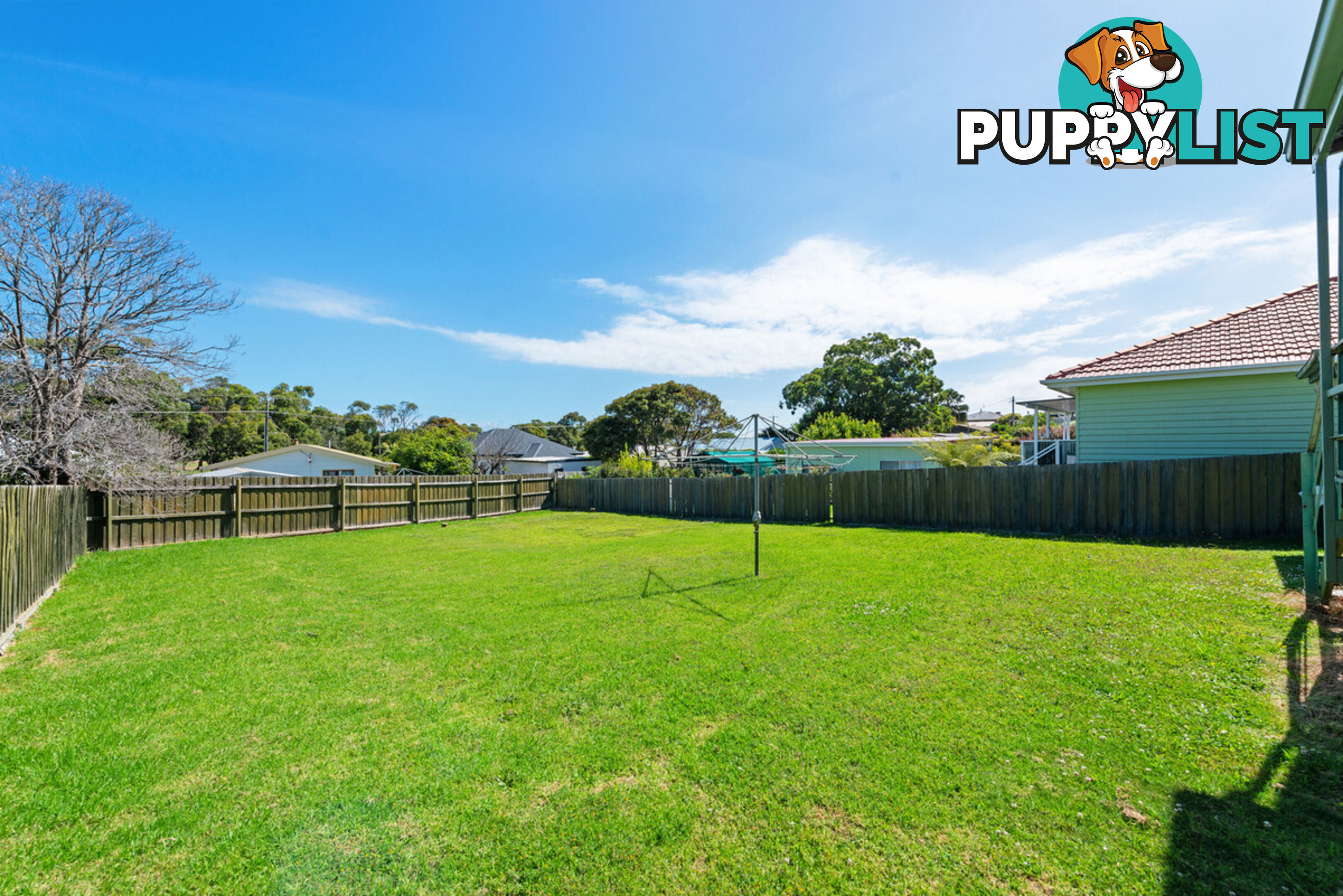 16 Robin Street LAKES ENTRANCE VIC 3909