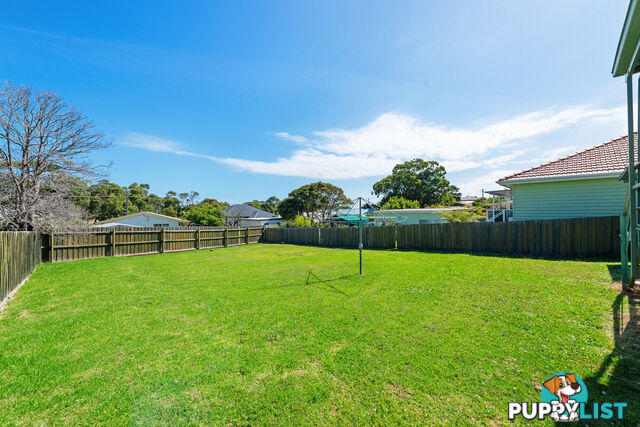 16 Robin Street LAKES ENTRANCE VIC 3909