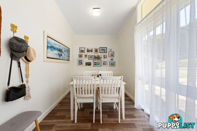 16 Robin Street LAKES ENTRANCE VIC 3909