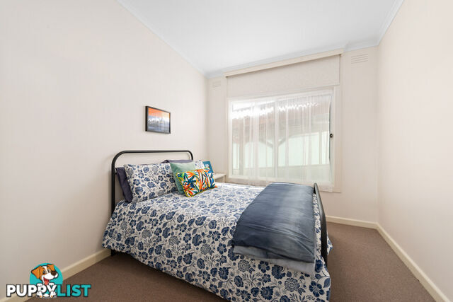 16 Robin Street LAKES ENTRANCE VIC 3909