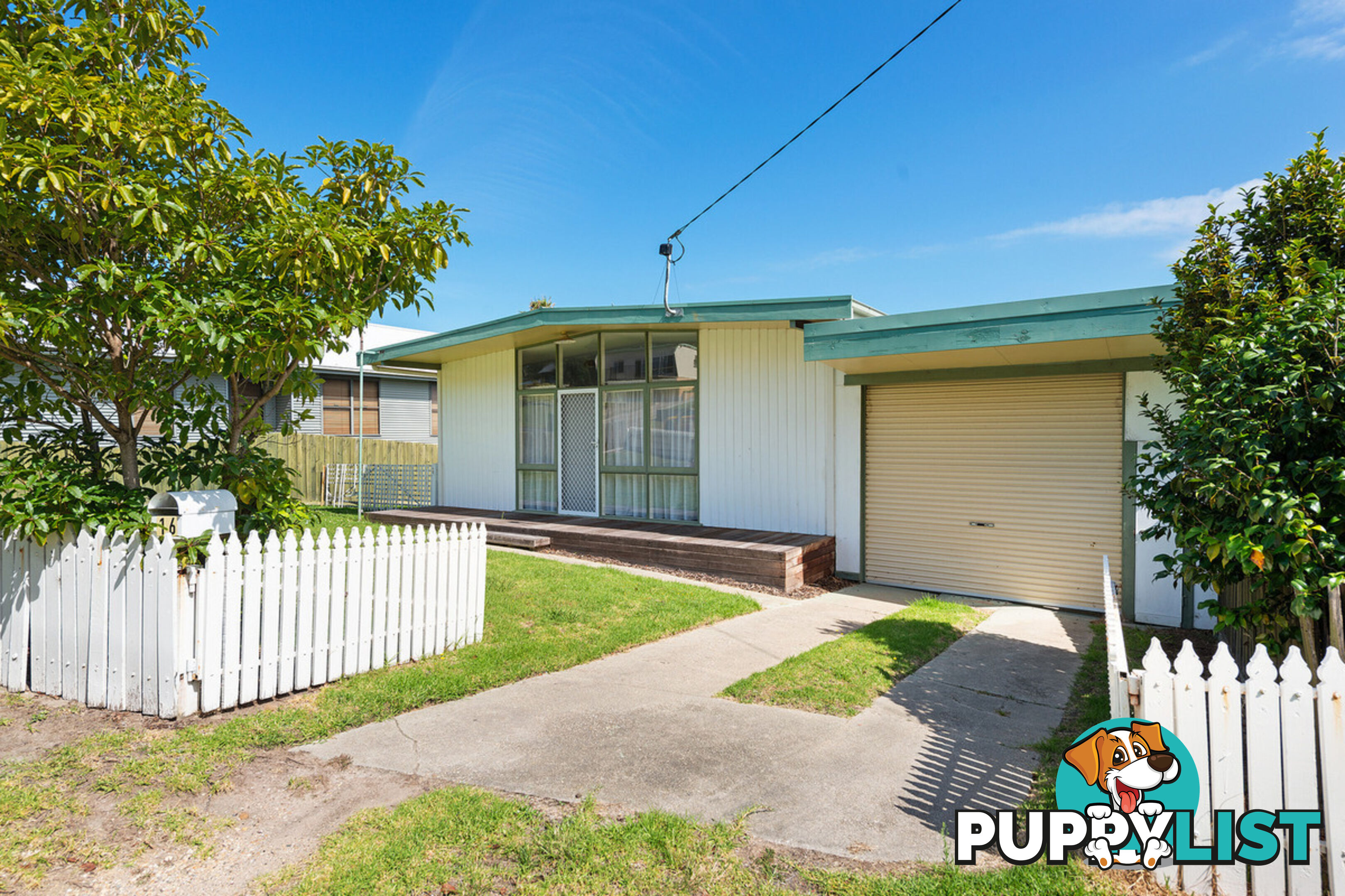 16 Robin Street LAKES ENTRANCE VIC 3909