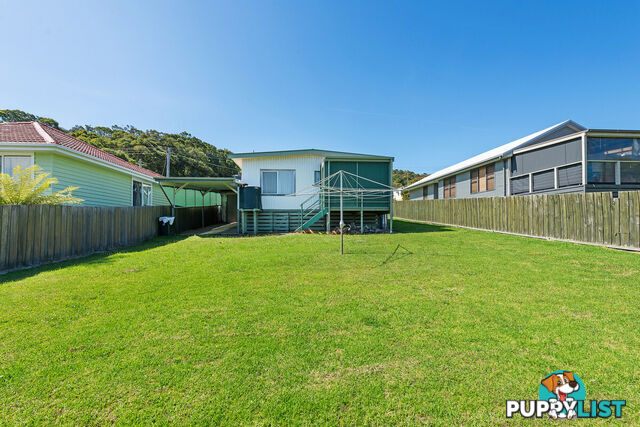 16 Robin Street LAKES ENTRANCE VIC 3909