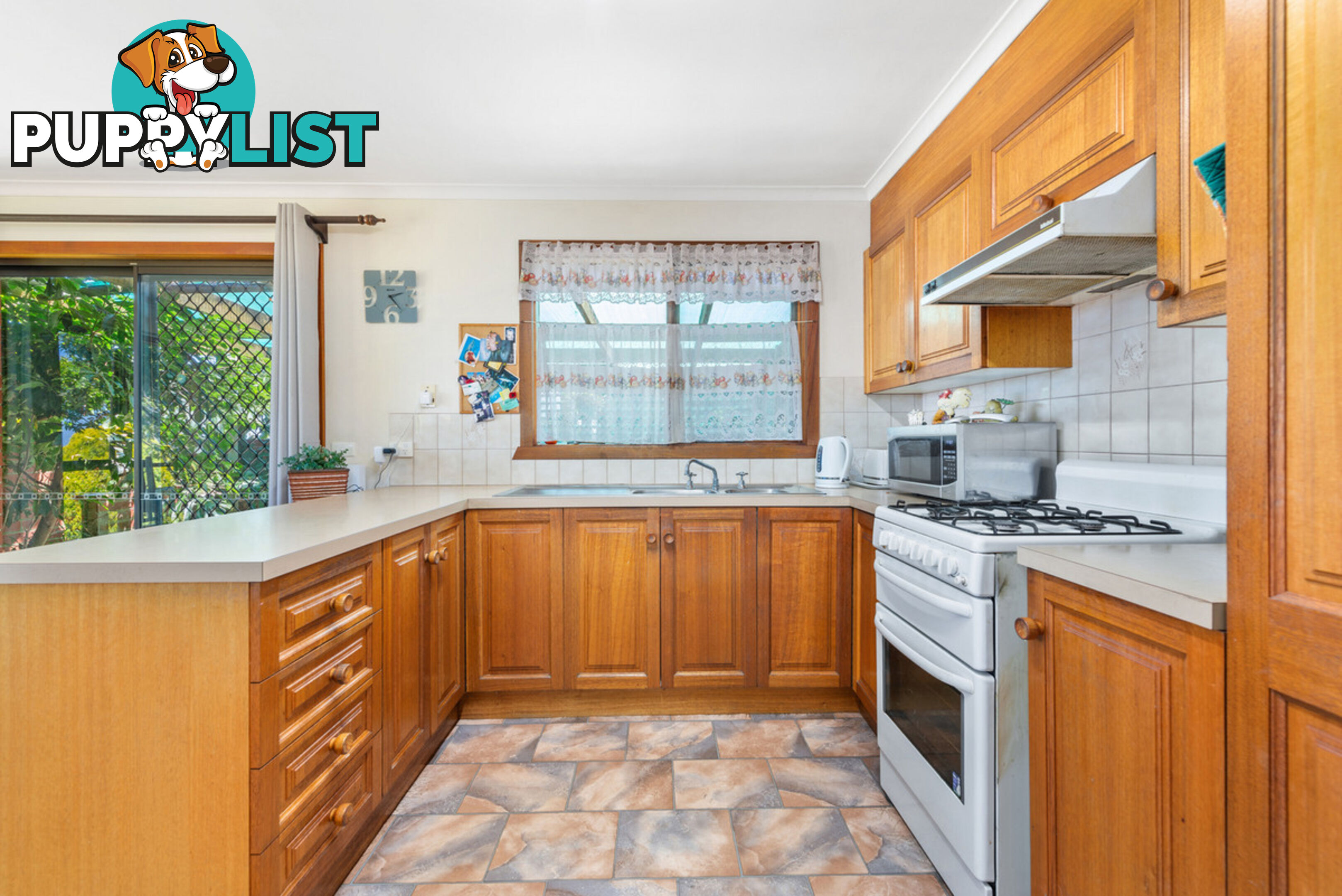 10 Hardie Street LAKES ENTRANCE VIC 3909