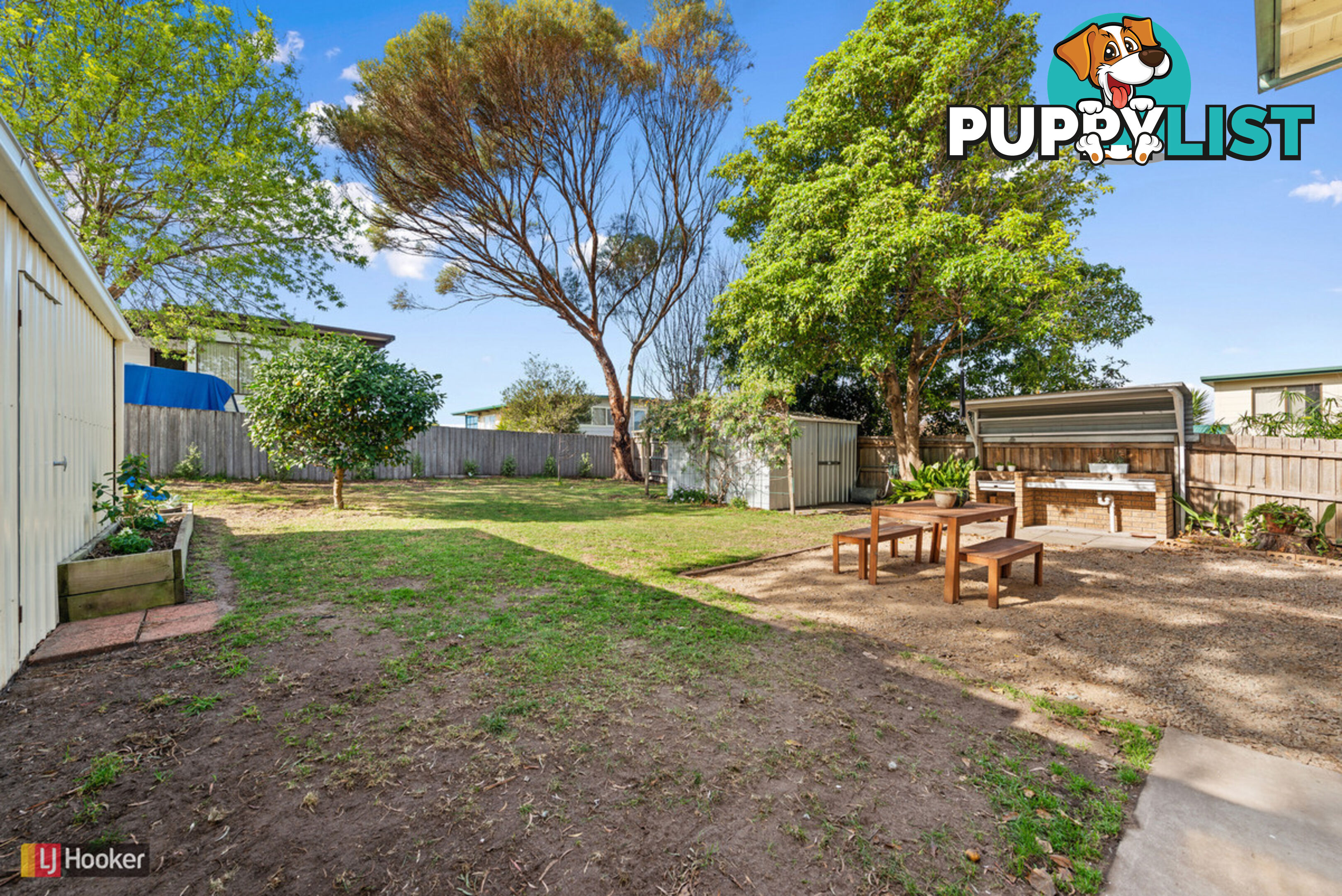 3 Uplands Avenue LAKES ENTRANCE VIC 3909