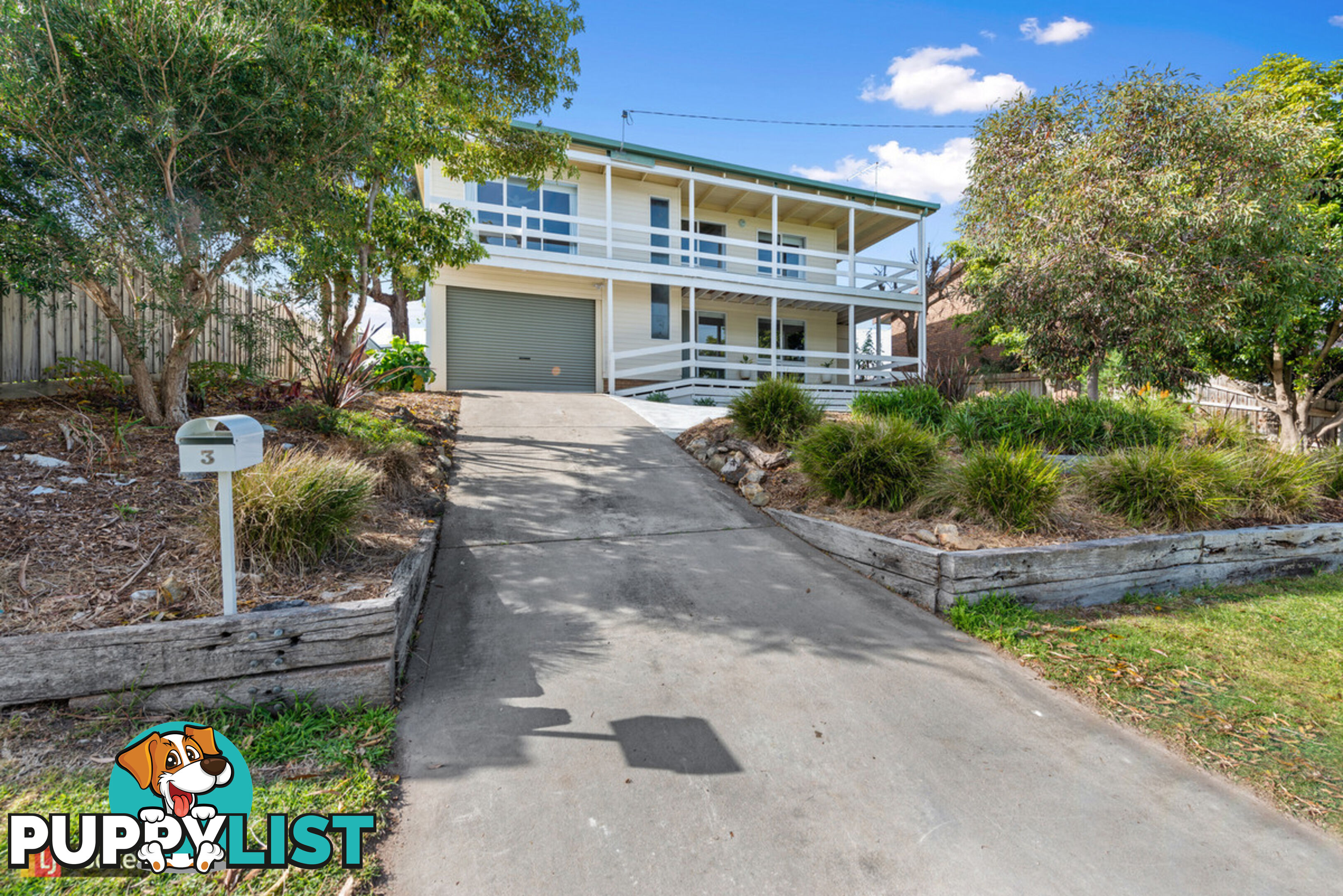 3 Uplands Avenue LAKES ENTRANCE VIC 3909