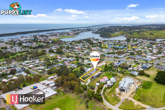 13 Outlook Avenue LAKES ENTRANCE VIC 3909