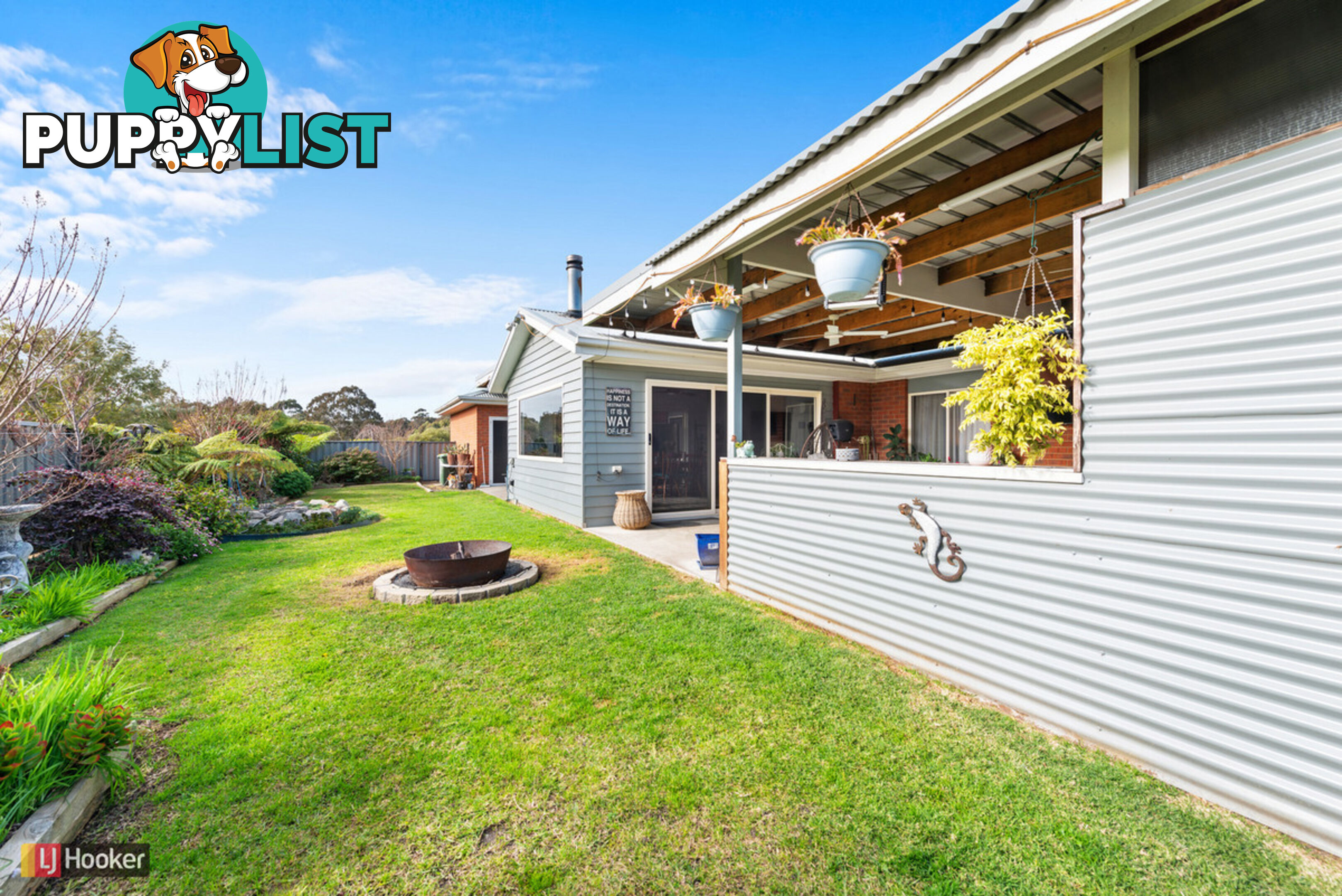 25 Tranquil Court LAKES ENTRANCE VIC 3909