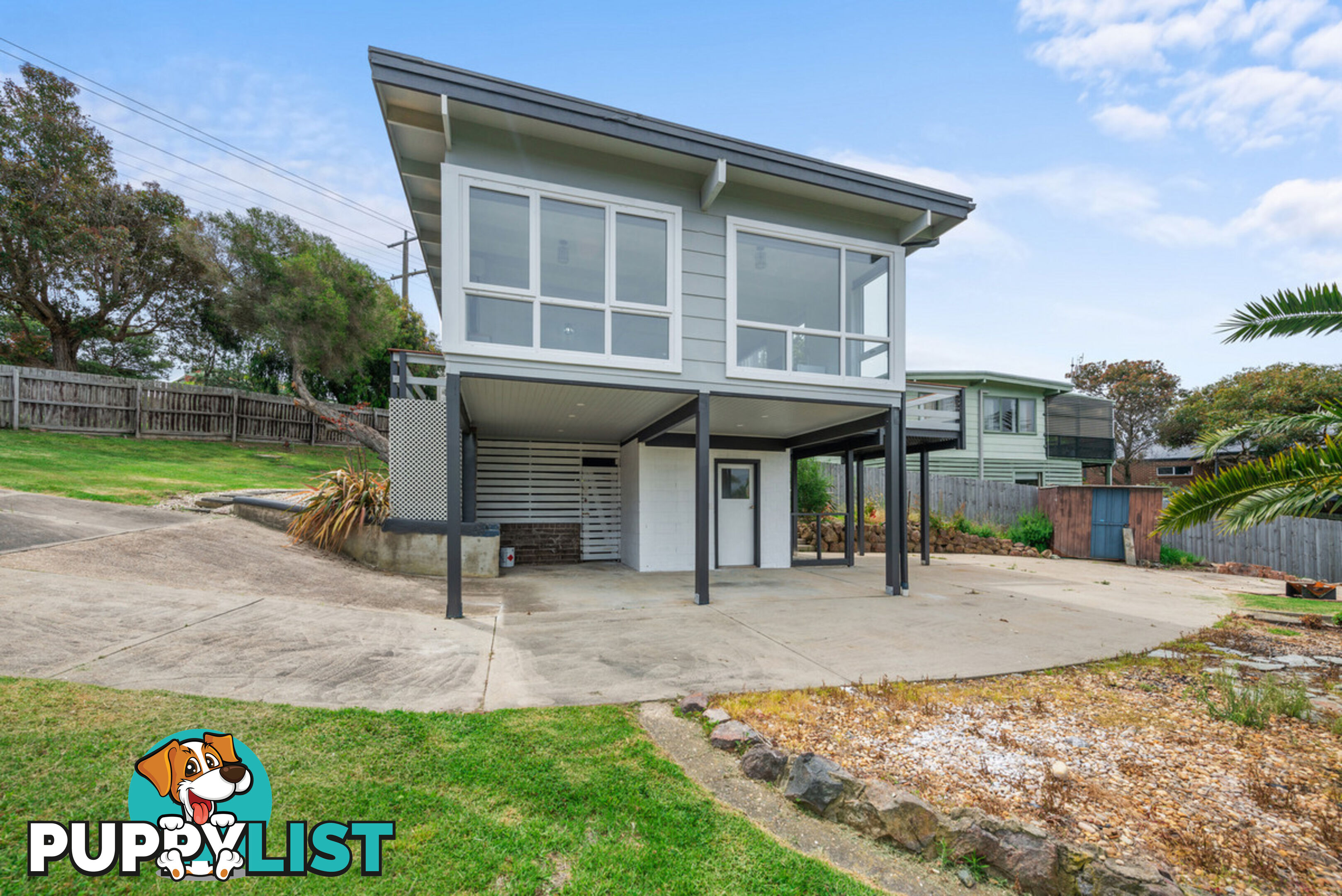 102 Myer Street LAKES ENTRANCE VIC 3909