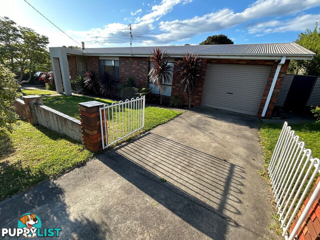 16 Mist Street LAKES ENTRANCE VIC 3909