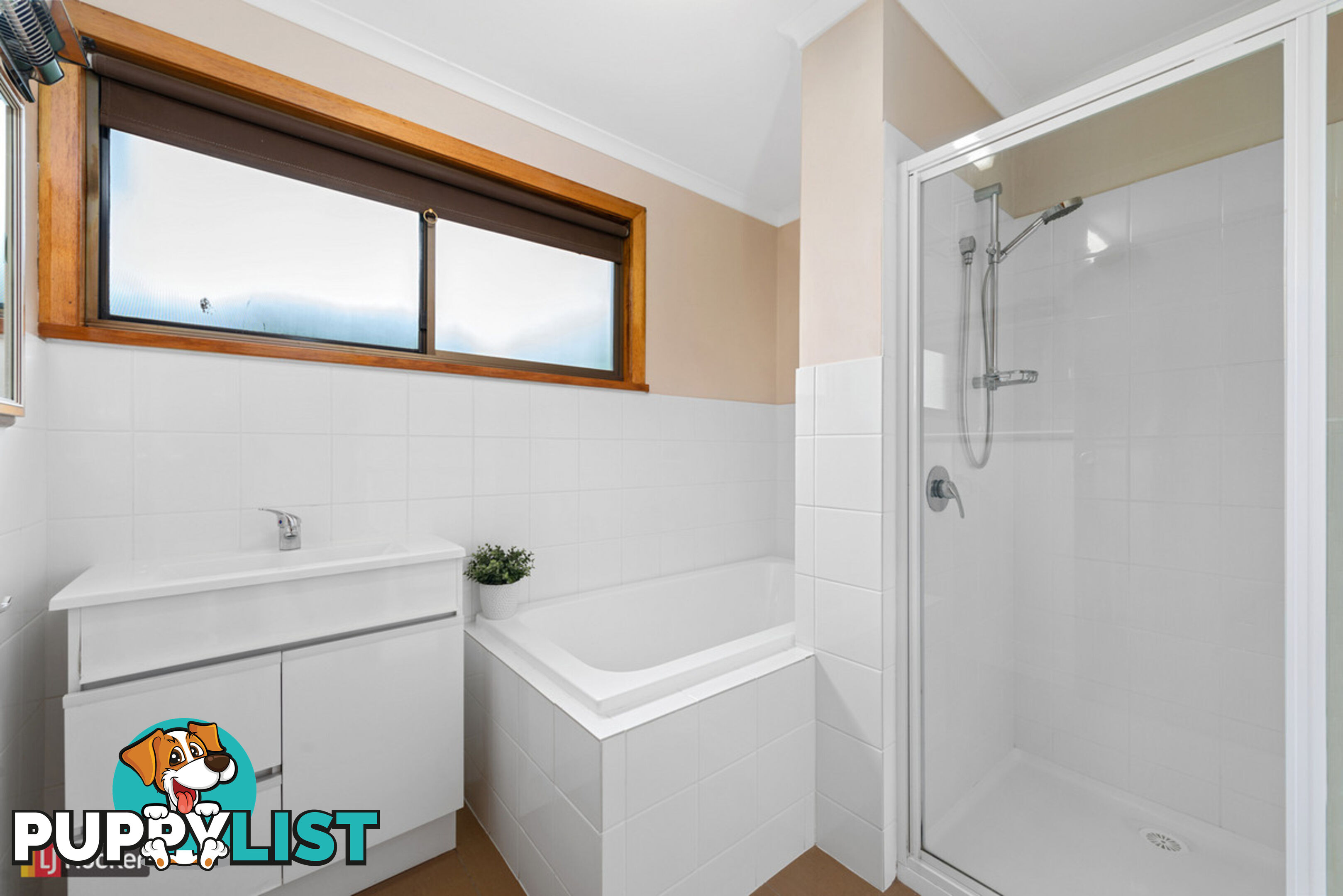 6 Tanjil Grove LAKES ENTRANCE VIC 3909