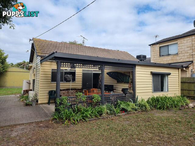 68 Roadknight Street LAKES ENTRANCE VIC 3909