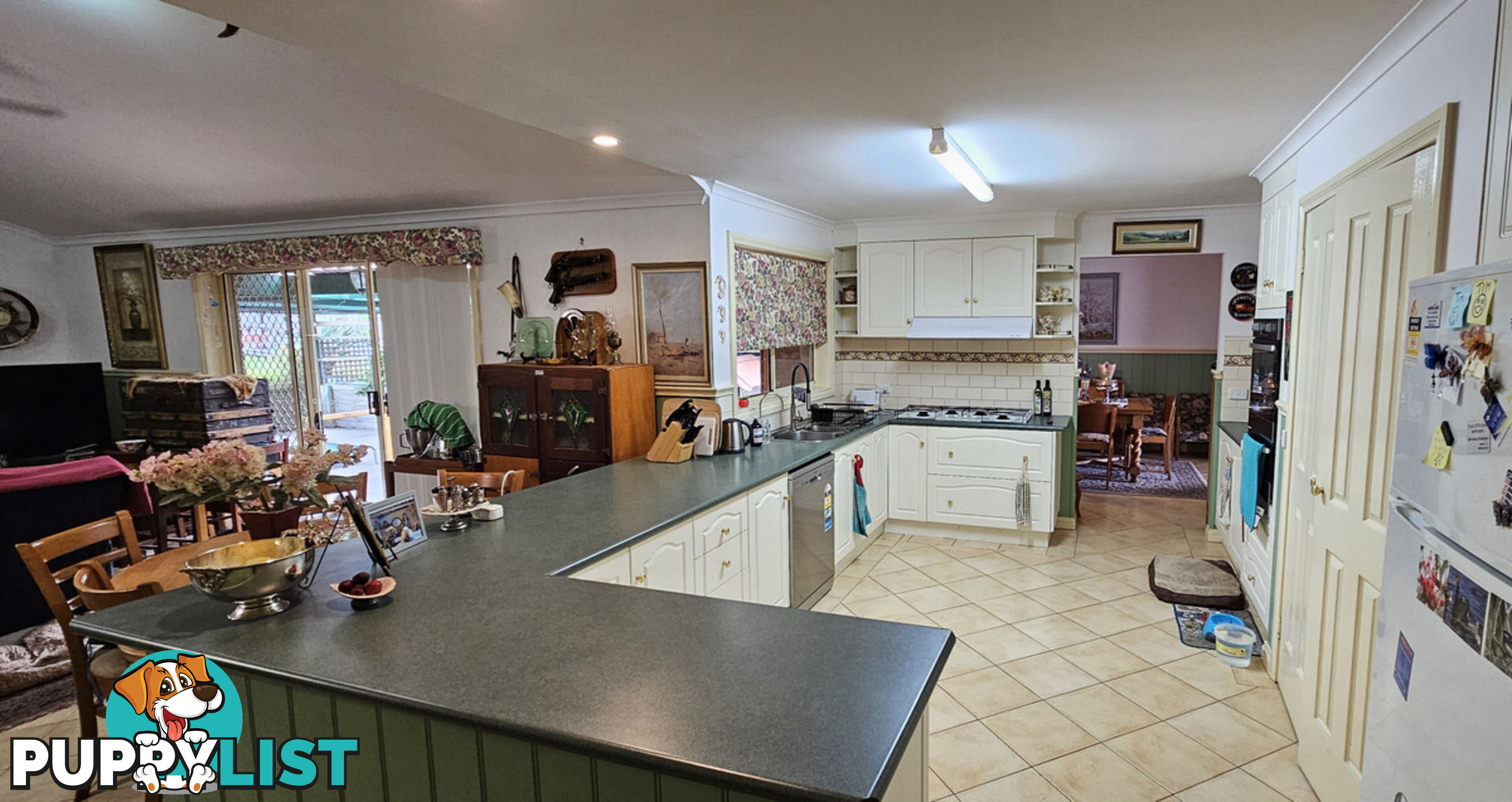 11 Morkham Crt LAKES ENTRANCE VIC 3909