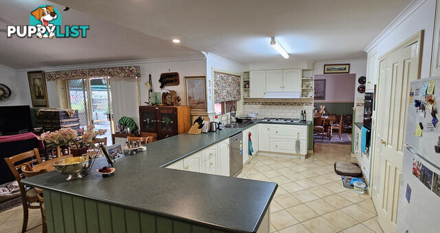 11 Morkham Crt LAKES ENTRANCE VIC 3909