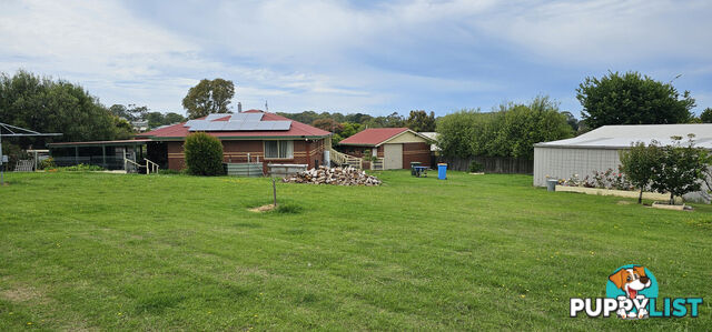 11 Morkham Crt LAKES ENTRANCE VIC 3909