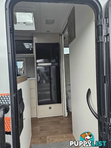 2022  JB CARAVANS JB DIRT ROAD XTREME  19'6 CARAVAN