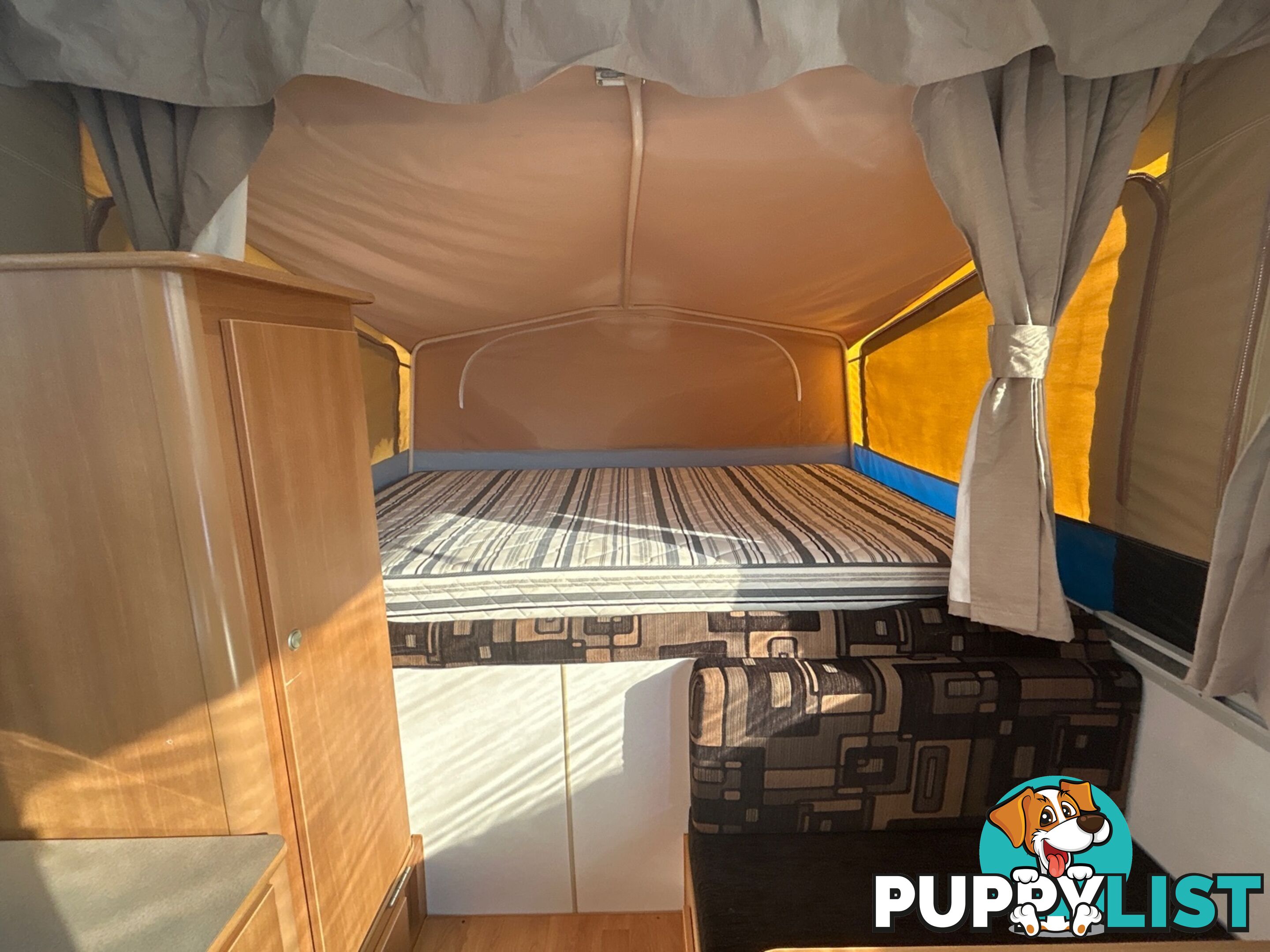 2010  JAYCO SWAN  TOURING CAMPER TRAILER