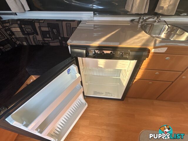 2010  JAYCO SWAN  TOURING CAMPER TRAILER