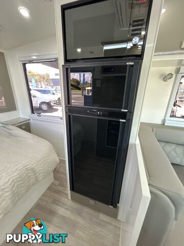 2021  ESSENTIAL SIGNATURE CRUISER  19.61-2 CARAVAN