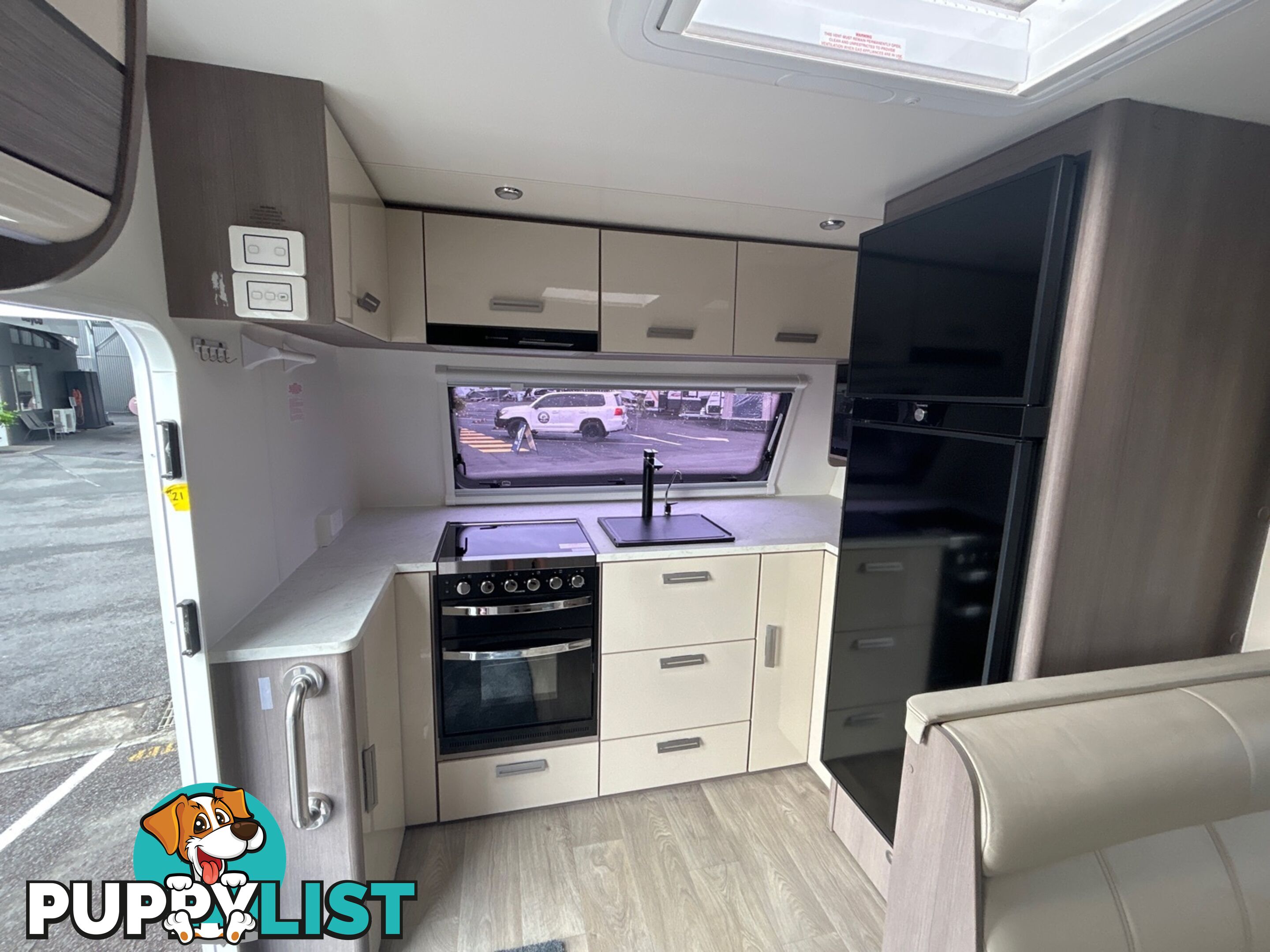 2020  JAYCO SILVERLINE  24.75-4 Caravan