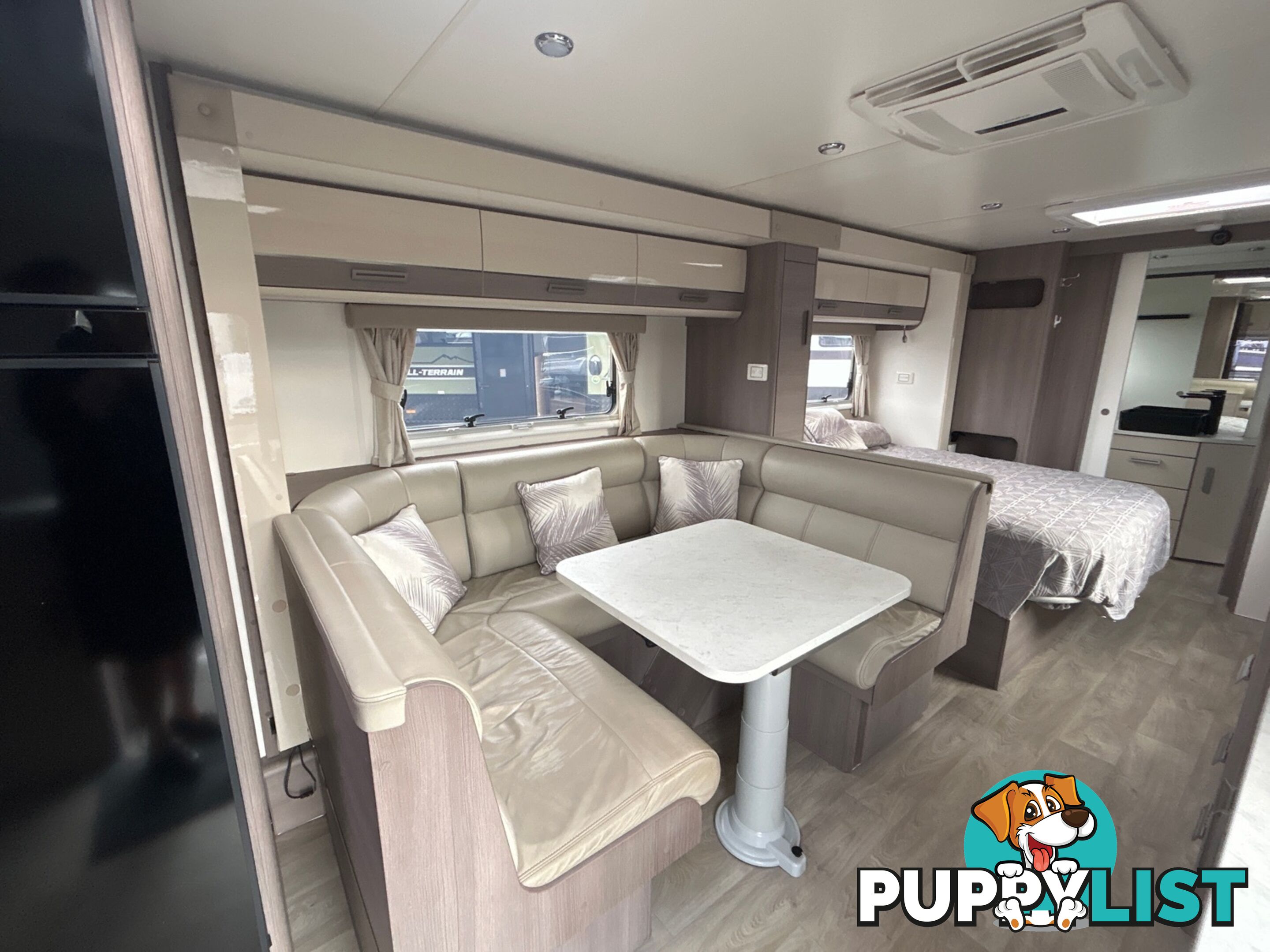 2020  JAYCO SILVERLINE  24.75-4 Caravan