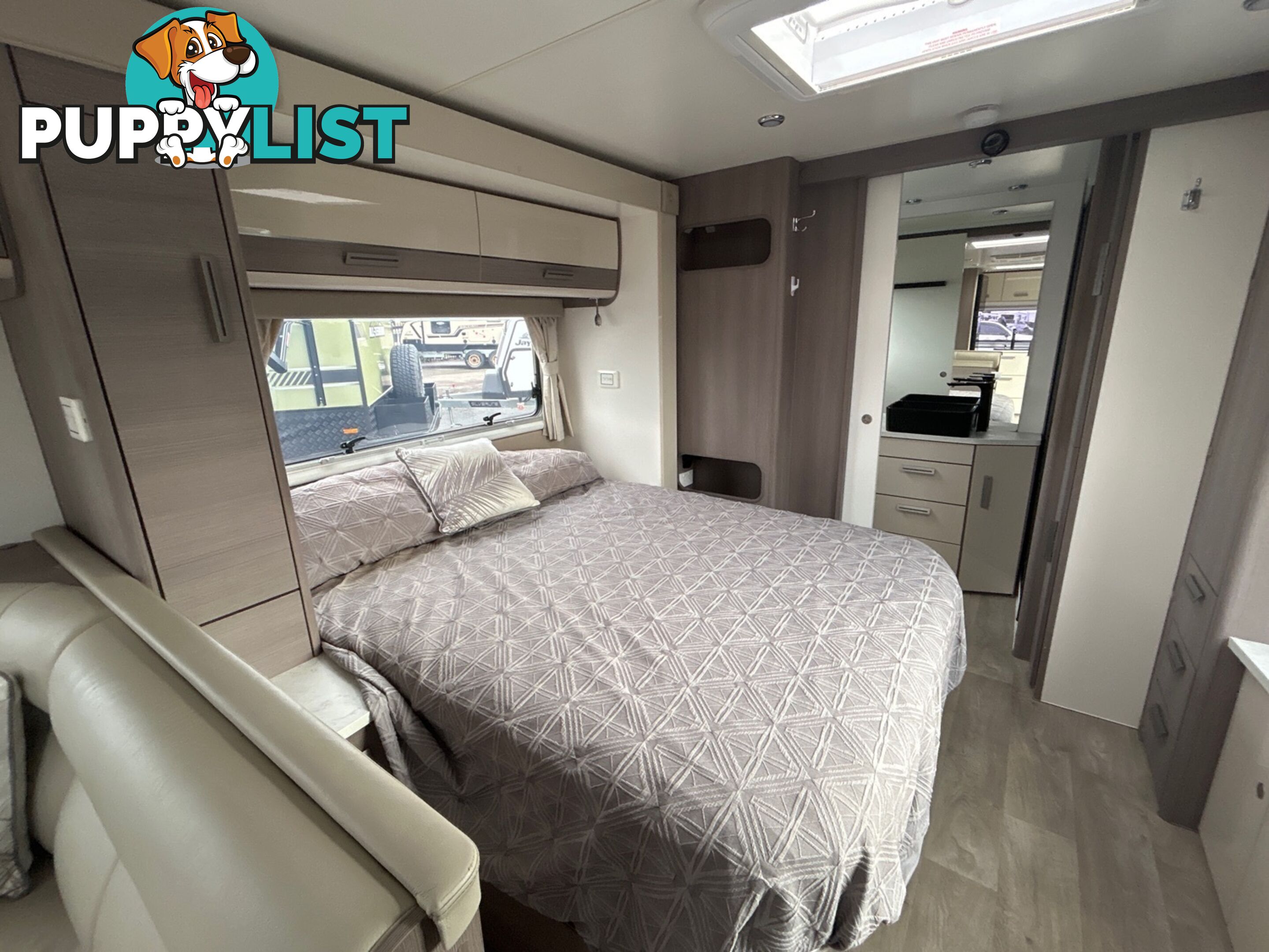 2020  JAYCO SILVERLINE  24.75-4 Caravan