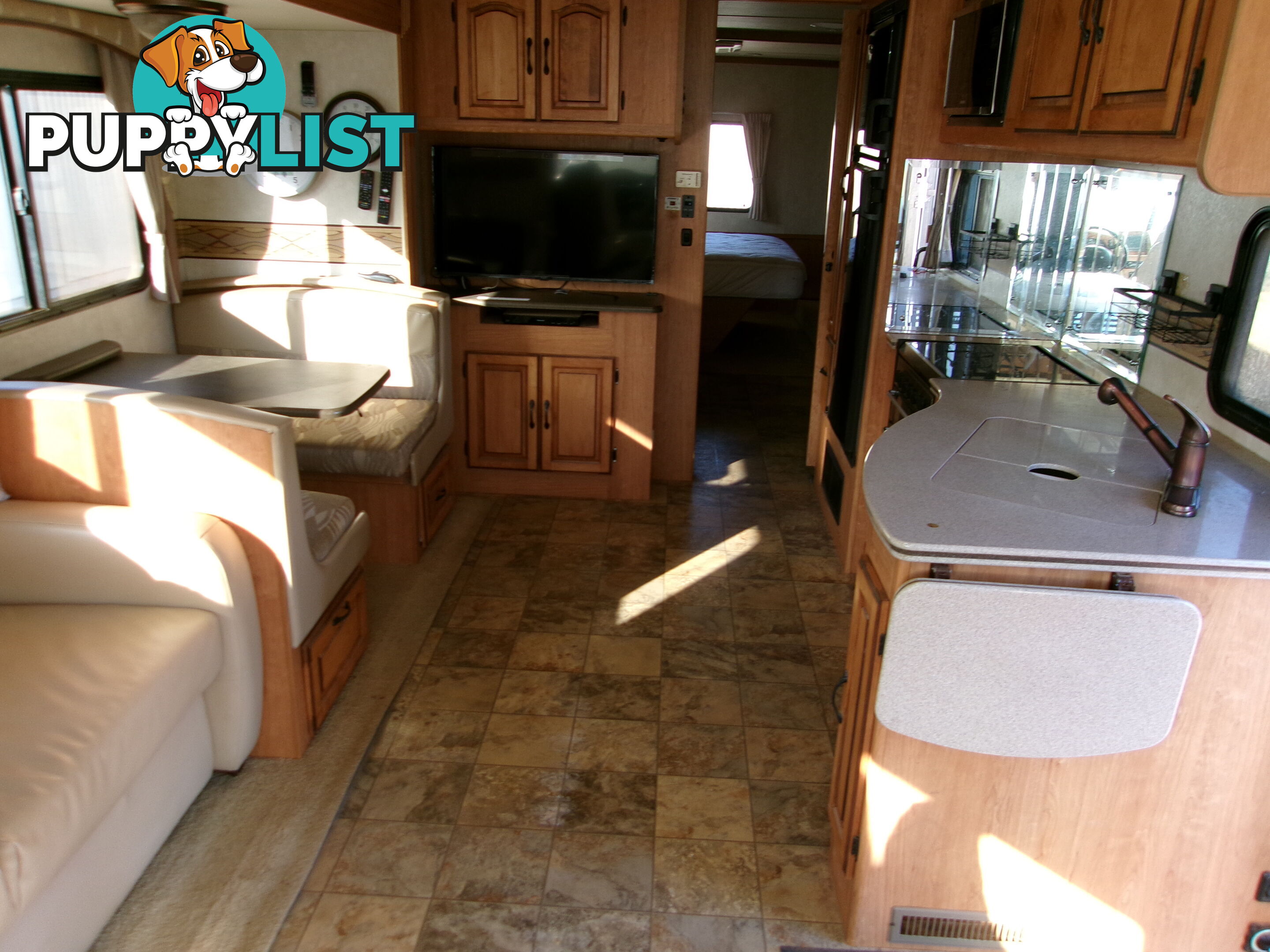 Coachmen Mirada 35' Motor hame