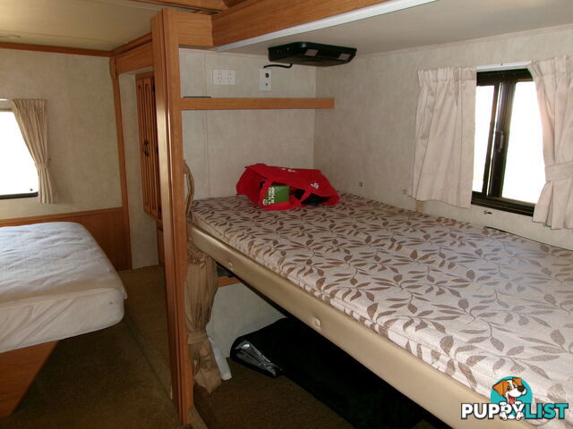 Coachmen Mirada 35' Motor hame