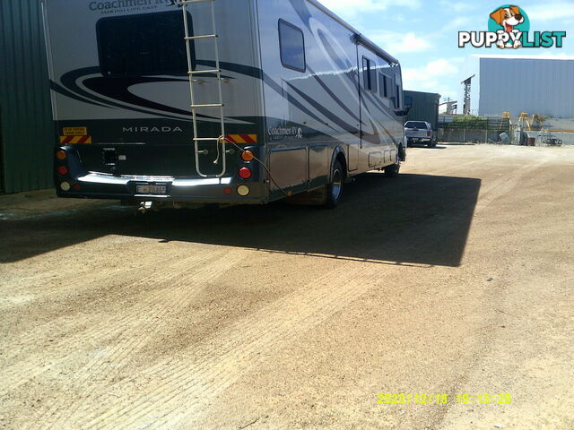Coachmen Mirada 35' Motor hame