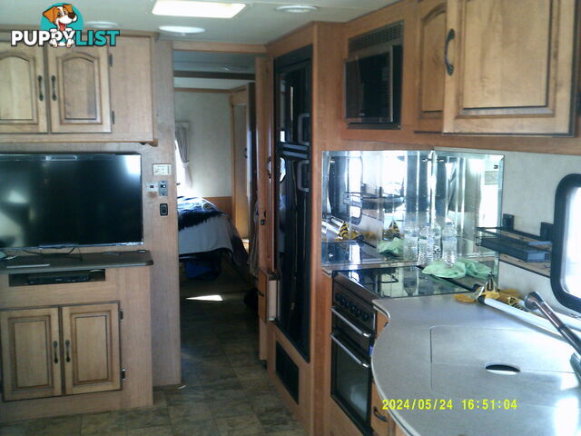 Coachmen Mirada 35' Motor hame