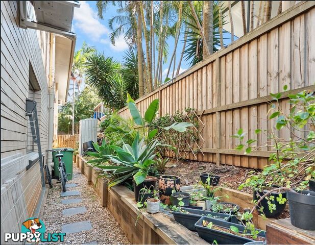 2/16 Shields Street REDCLIFFE QLD 4020