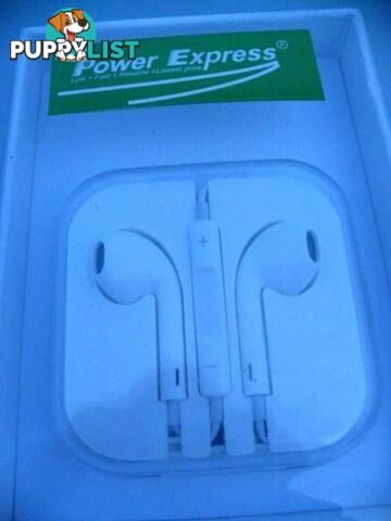 GENUINE Apple EarPods with Remote and Mic SEALED UN-OPENED