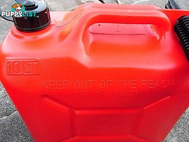 10LT FUEL STORAGE CONTAINER wth poring nozzle