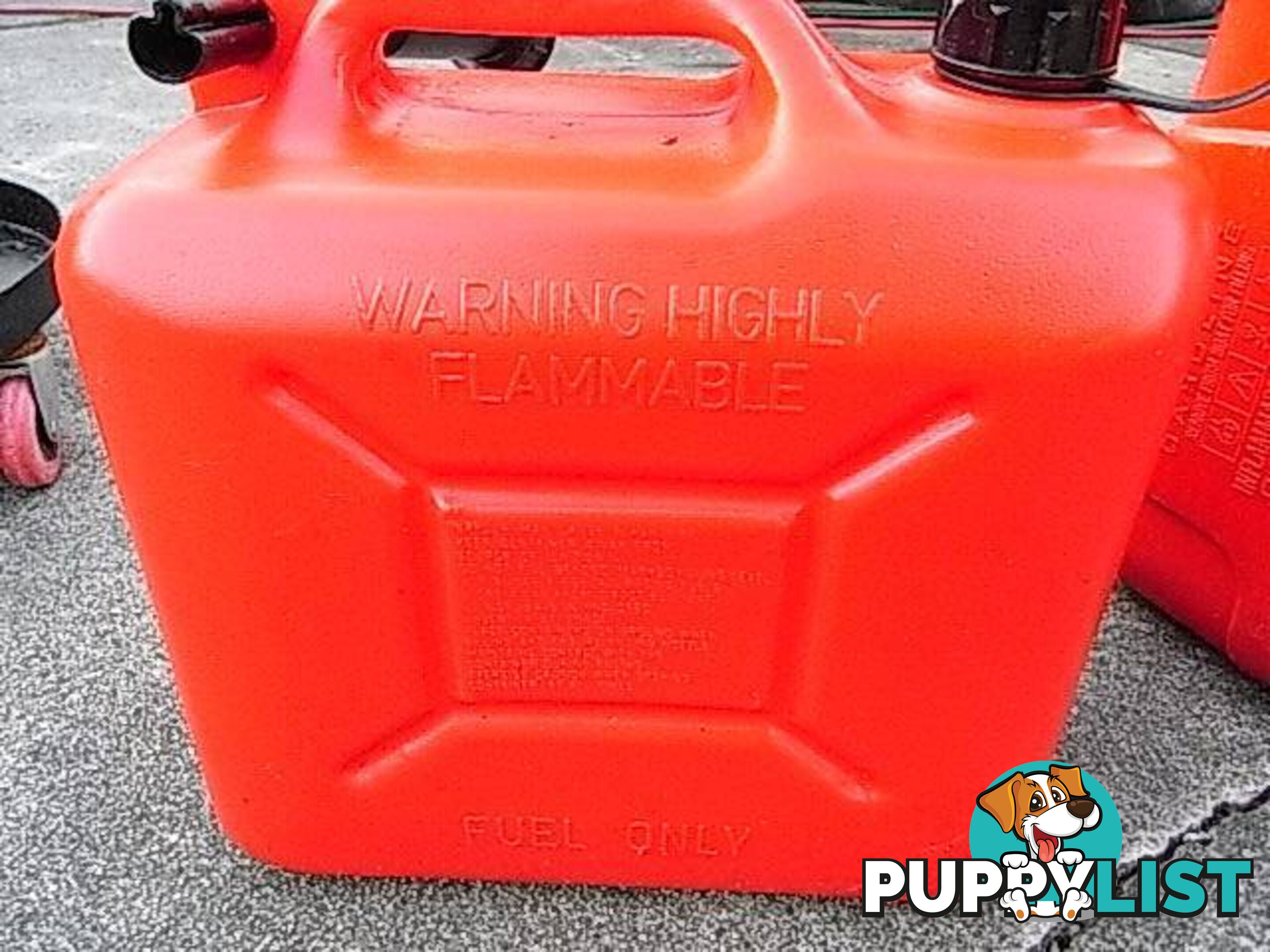 10LT FUEL STORAGE CONTAINER wth poring nozzle