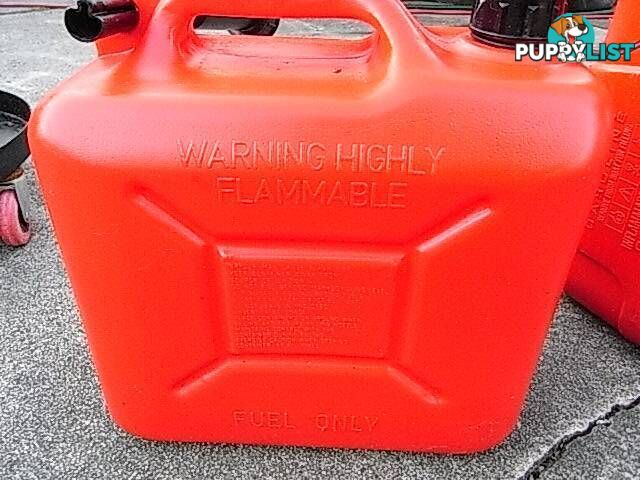 10LT FUEL STORAGE CONTAINER wth poring nozzle