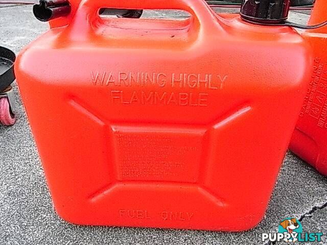 10LT FUEL STORAGE CONTAINER wth poring nozzle PICKUP CLAYTON 316