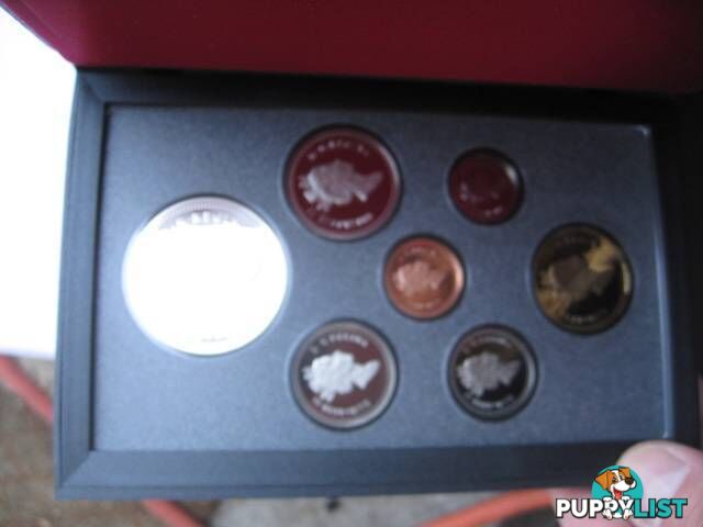 ROYAL CANADIAN MINT SILVER DOLLAR STANLEY CUP SET