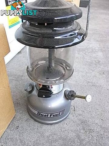 Coleman Dual Fuel 2 Mantle Premium Lantern KERO OR PETROL good