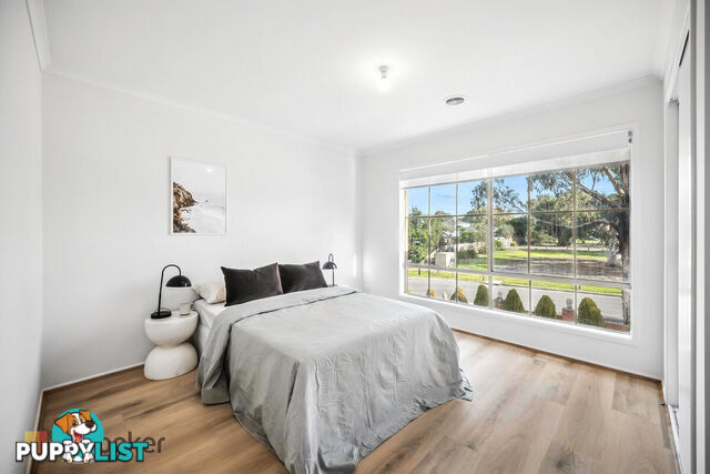 18 Salween Crescent ROXBURGH PARK VIC 3064