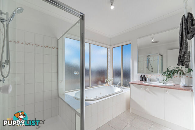 18 Salween Crescent ROXBURGH PARK VIC 3064