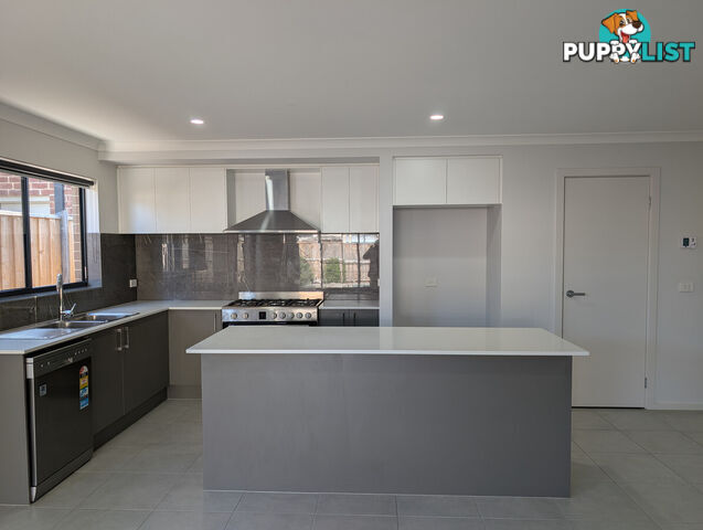 14 Rochford Drive DONNYBROOK VIC 3064