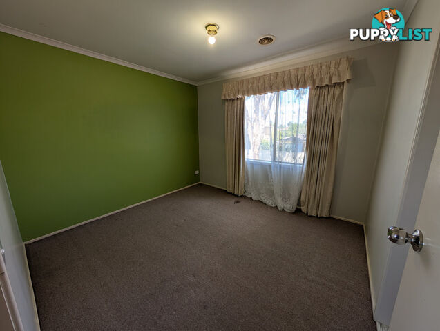18 Salween Crescent ROXBURGH PARK VIC 3064