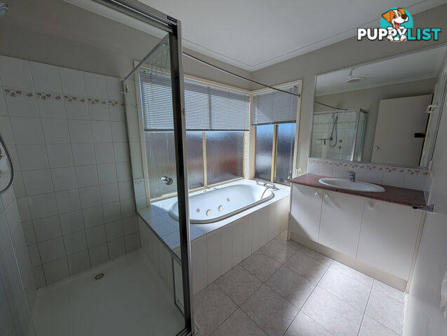 18 Salween Crescent ROXBURGH PARK VIC 3064