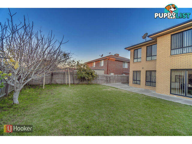 13 Bentley Avenue ROXBURGH PARK VIC 3064