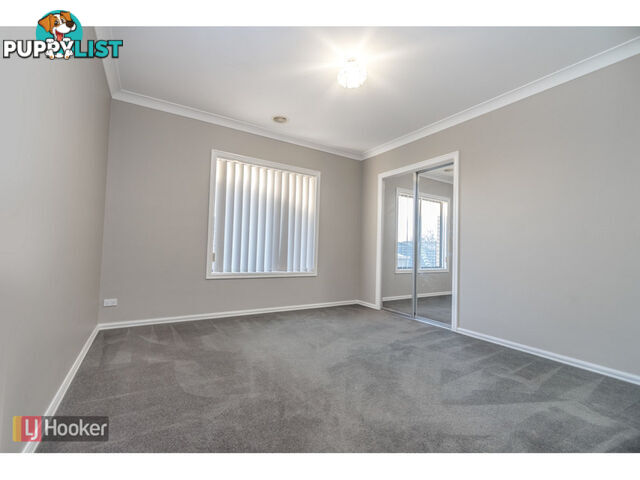 13 Bentley Avenue ROXBURGH PARK VIC 3064