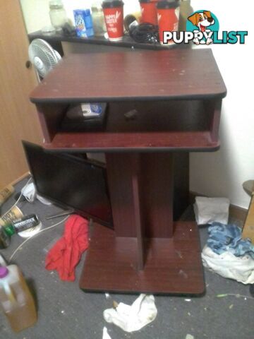 Tv stand chipboard. $35ono excellent condition.