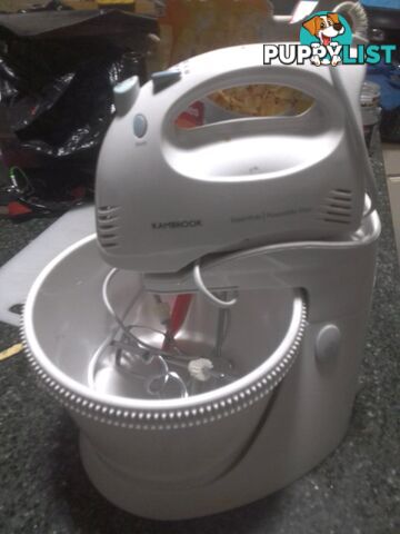 Kambrook power mix duo . blender/mixer with accessories $25.ono