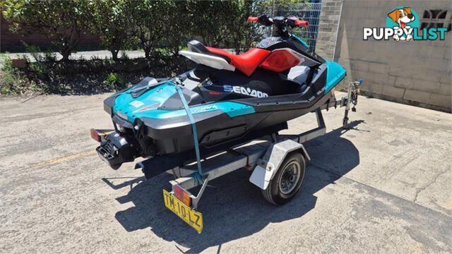 2017 SEA-DOO SPARK TRIXX  SKI