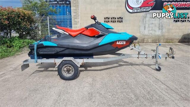 2017 SEA-DOO SPARKTRIXX   SKI