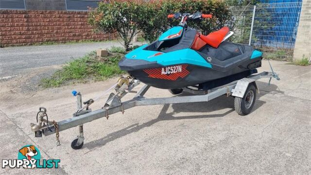 2017 SEA-DOO SPARKTRIXX   SKI