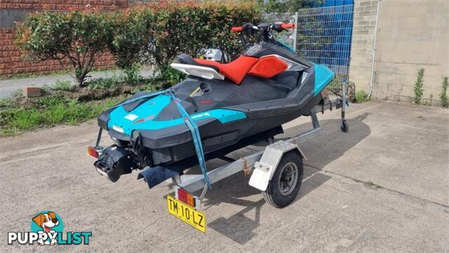 2017 SEA-DOO SPARKTRIXX   SKI